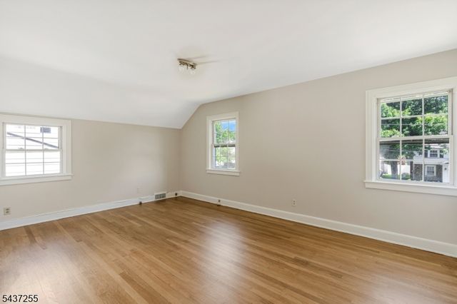 28 E Young St, Somerville Boro, NJ 08876