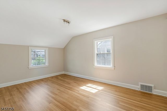 28 E Young St, Somerville Boro, NJ 08876