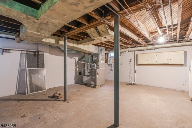 28 E Young St, Somerville Boro, NJ 08876