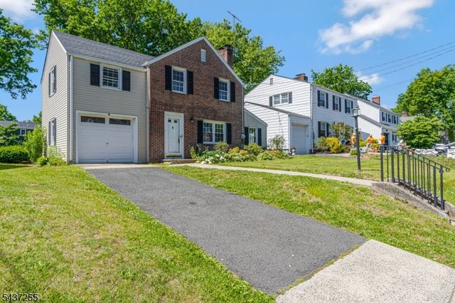 28 E Young St, Somerville Boro, NJ 08876