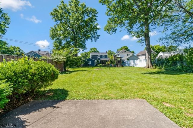 28 E Young St, Somerville Boro, NJ 08876