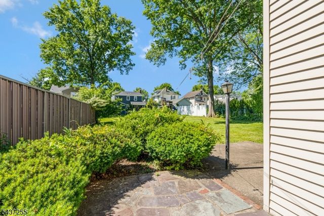 28 E Young St, Somerville Boro, NJ 08876