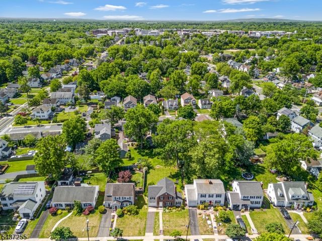 28 E Young St, Somerville Boro, NJ 08876