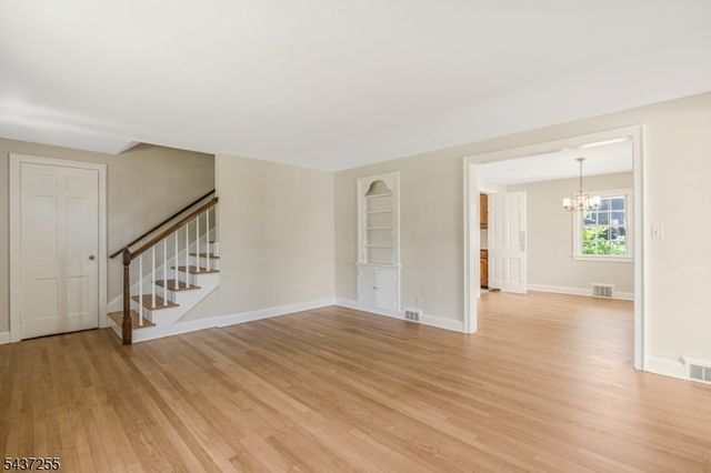 28 E Young St, Somerville Boro, NJ 08876