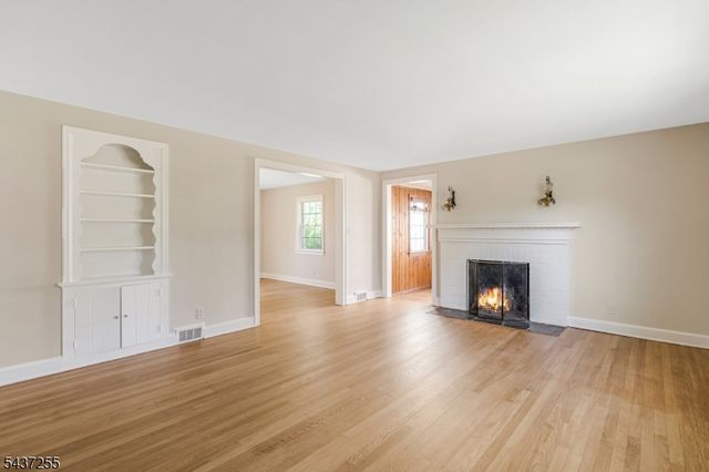 28 E Young St, Somerville Boro, NJ 08876