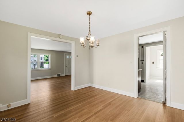 28 E Young St, Somerville Boro, NJ 08876