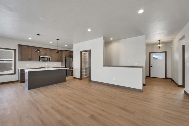 2362 WHISPERING WIND LANE, Green Bay, WI 54303