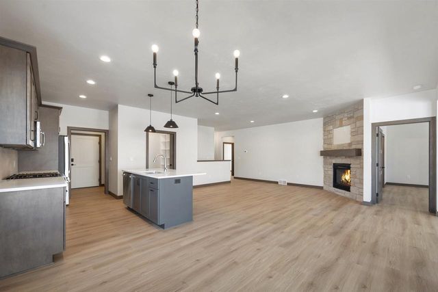 2362 WHISPERING WIND LANE, Green Bay, WI 54303