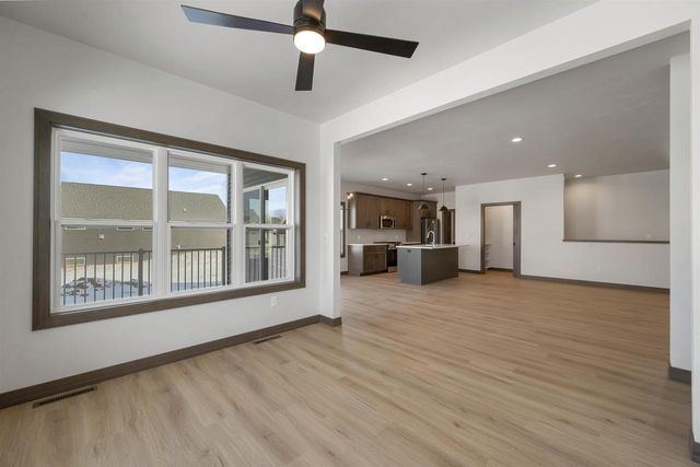 2362 WHISPERING WIND LANE, Green Bay, WI 54303