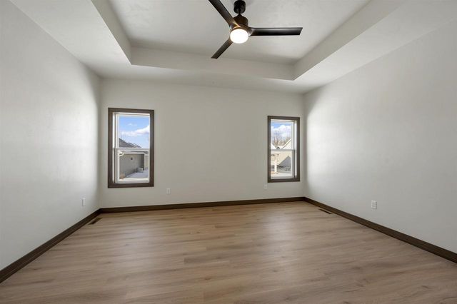 2362 WHISPERING WIND LANE, Green Bay, WI 54303