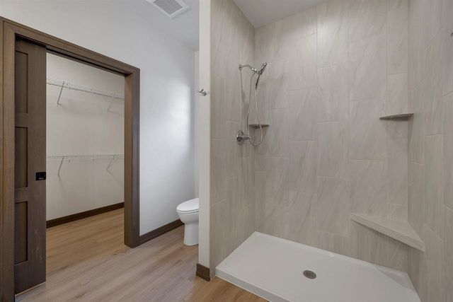 2362 WHISPERING WIND LANE, Green Bay, WI 54303