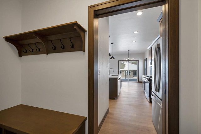 2362 WHISPERING WIND LANE, Green Bay, WI 54303