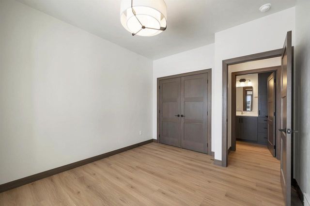 2362 WHISPERING WIND LANE, Green Bay, WI 54303