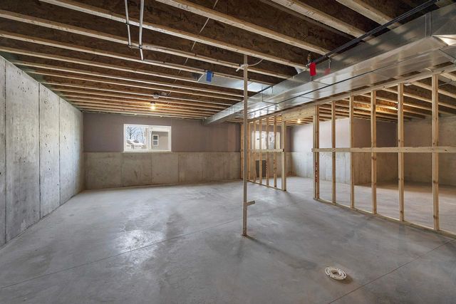 2362 WHISPERING WIND LANE, Green Bay, WI 54303