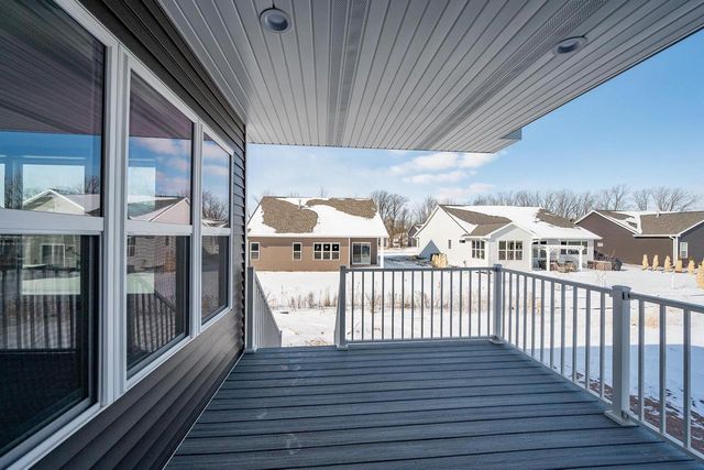 2362 WHISPERING WIND LANE, Green Bay, WI 54303