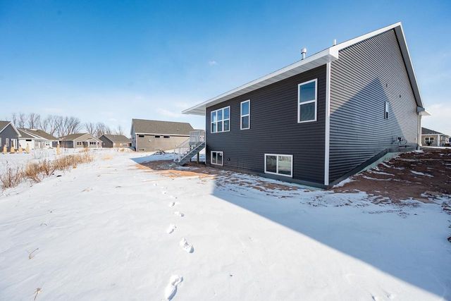 2362 WHISPERING WIND LANE, Green Bay, WI 54303