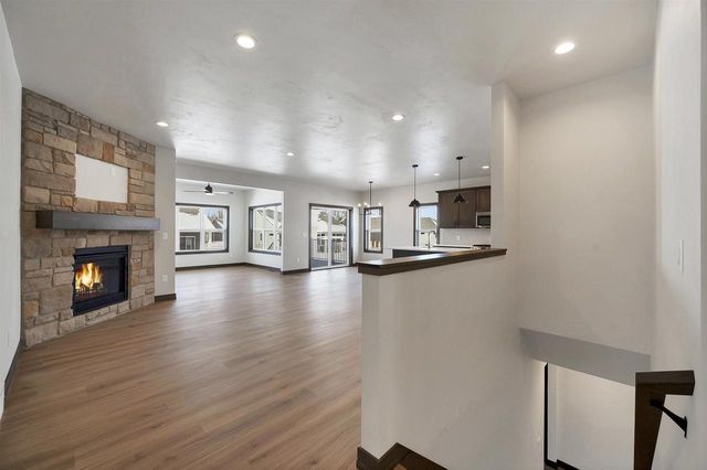 2362 WHISPERING WIND LANE, Green Bay, WI 54303