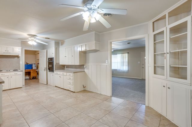 1325 W Water Street, Weatherford, TX 76086