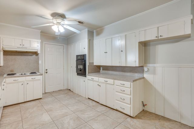 1325 W Water Street, Weatherford, TX 76086