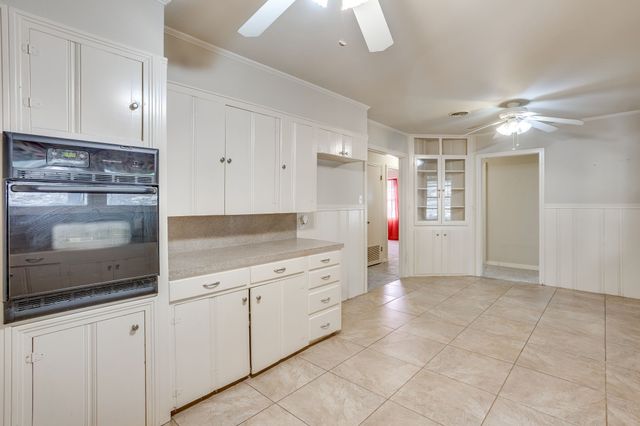 1325 W Water Street, Weatherford, TX 76086
