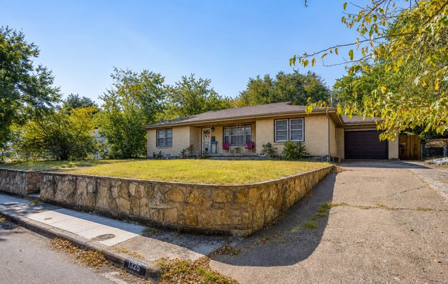 1325 W Water Street, Weatherford, TX 76086