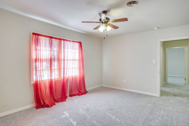 1325 W Water Street, Weatherford, TX 76086