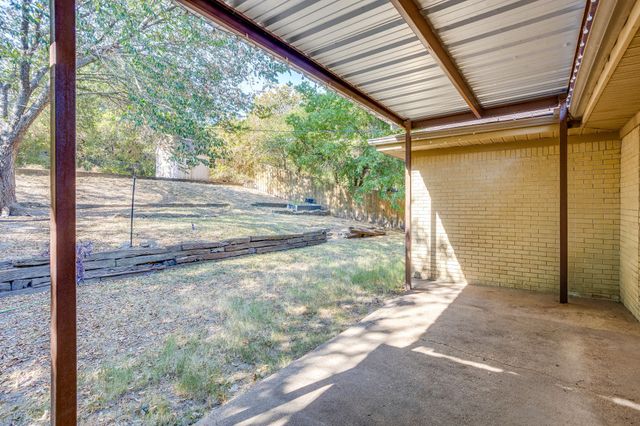1325 W Water Street, Weatherford, TX 76086
