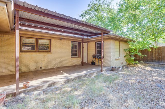 1325 W Water Street, Weatherford, TX 76086
