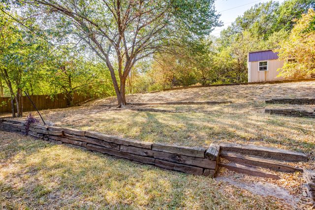1325 W Water Street, Weatherford, TX 76086