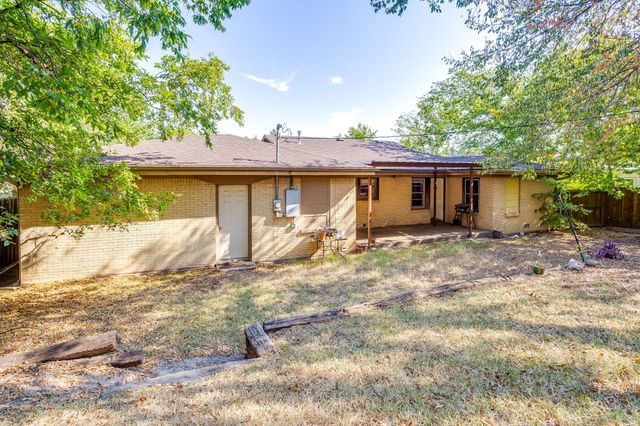 1325 W Water Street, Weatherford, TX 76086