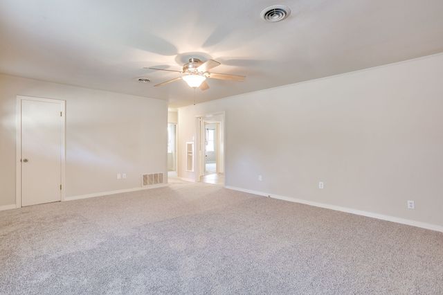 1325 W Water Street, Weatherford, TX 76086