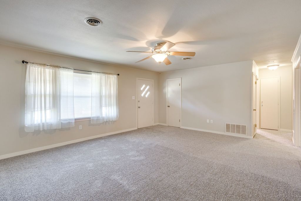 1325 W Water Street, Weatherford, TX 76086 — photo 4
