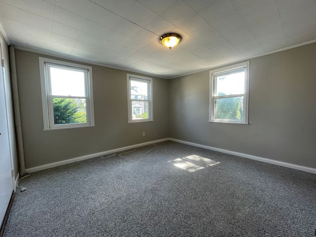 126 Lowell St F, Peabody, MA 01960