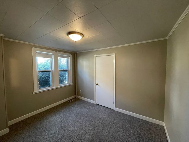 126 Lowell St F, Peabody, MA 01960