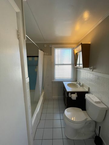 126 Lowell St F, Peabody, MA 01960