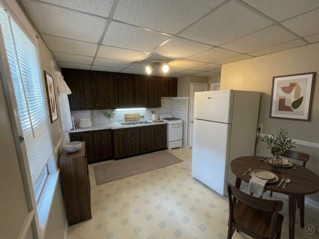 126 Lowell St F, Peabody, MA 01960