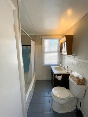 126 Lowell St F, Peabody, MA 01960