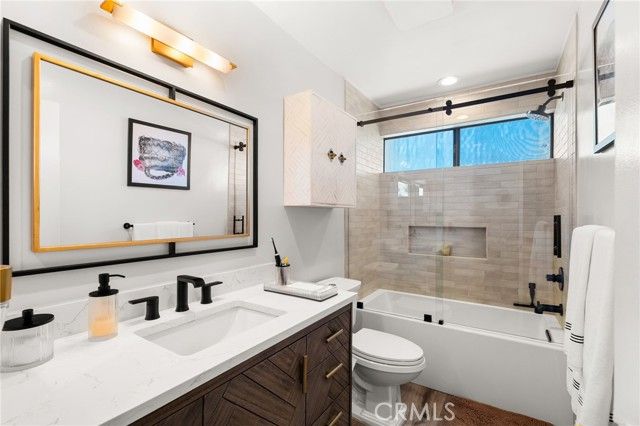 4950 Louise 304, Encino (los Angeles), CA 91316