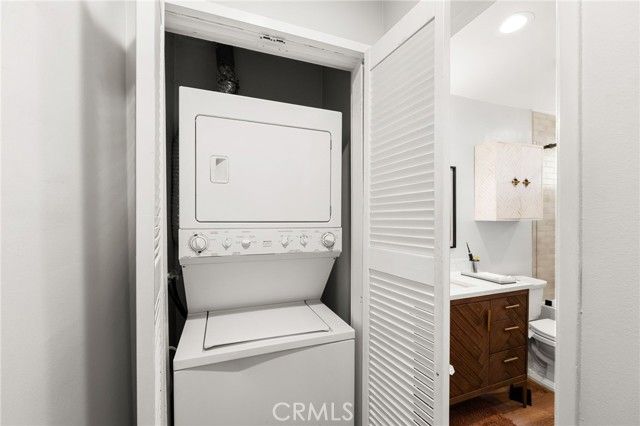 4950 Louise 304, Encino (los Angeles), CA 91316