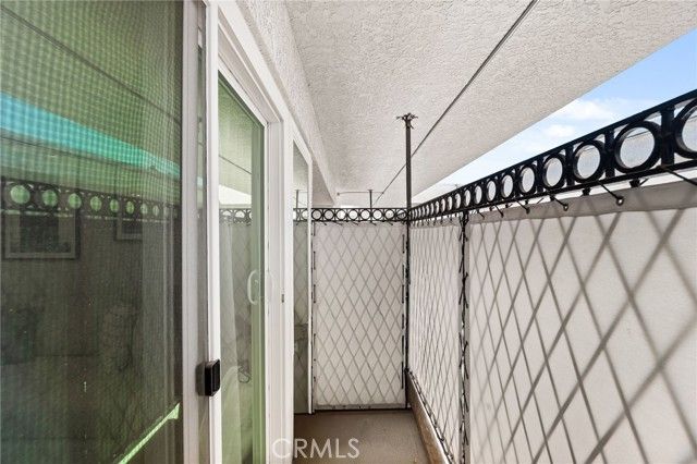 4950 Louise 304, Encino (los Angeles), CA 91316