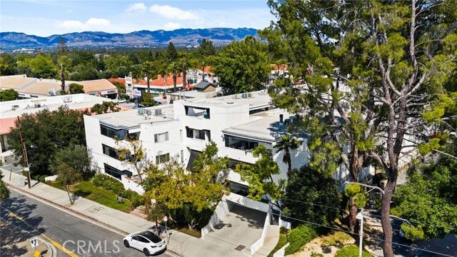 4950 Louise 304, Encino (los Angeles), CA 91316