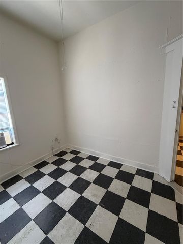 1214 14th Street, Galveston, TX 77550