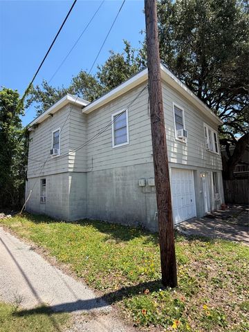 1214 14th Street, Galveston, TX 77550
