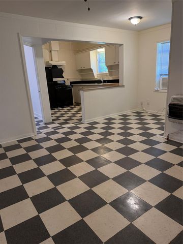 1214 14th Street, Galveston, TX 77550