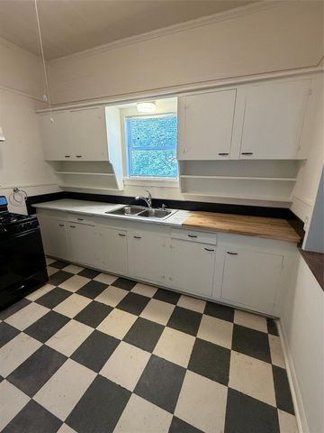 1214 14th Street, Galveston, TX 77550