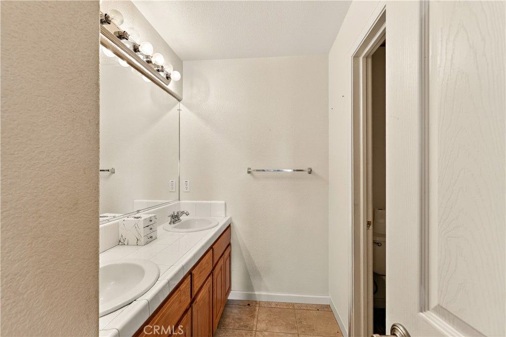 Image 34 of property listing at 11437 Mirage Drive, Chowchilla, CA 93610