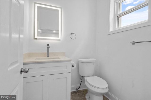 302 W EARLHAM TER, Philadelphia, PA 19144