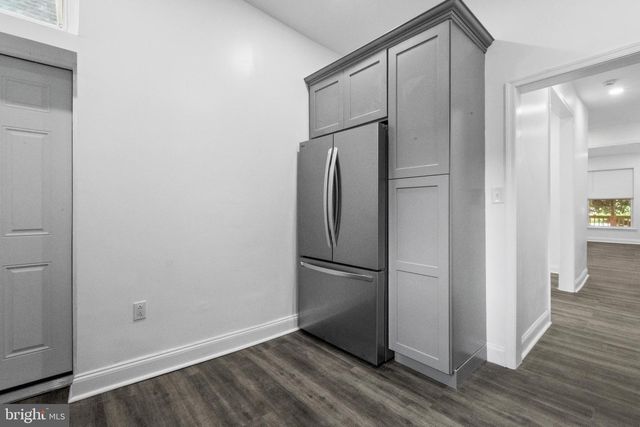 302 W EARLHAM TER, Philadelphia, PA 19144