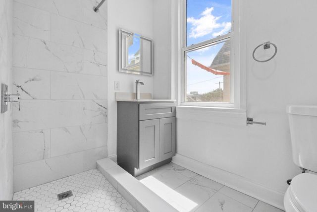 302 W EARLHAM TER, Philadelphia, PA 19144