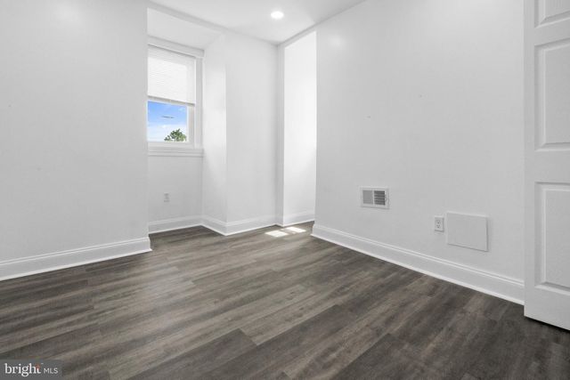 302 W EARLHAM TER, Philadelphia, PA 19144